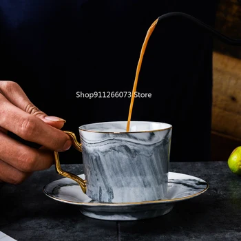 Простая и креативная мраморная керамическая кофейная чашка и набор блюд для британского послеобеденного чая, чашка для черного чая с цветочным рисунком