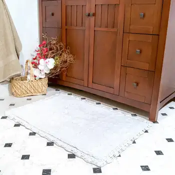 комплект белых моющихся ковриков для ванной из 2 предметов (21 